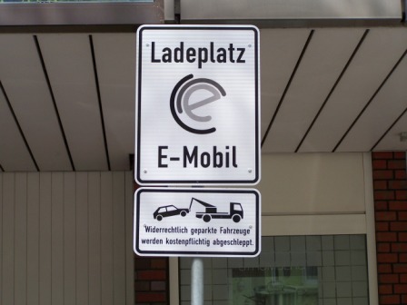 Ladeplatz_E_Mobil.JPG