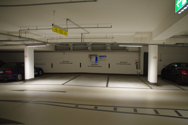 Schweinfurt, Tiefgarage Kunsthalle. Laden kostenlos, aber Parkgebühren. Nur angesehen.