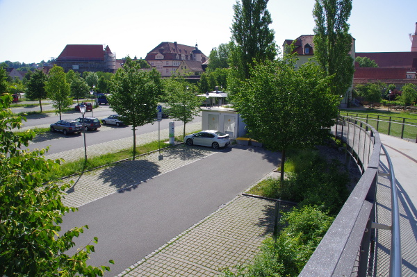 Der erste Ladehalt war in Neustadt/Aisch im Schnizzersweg.<br />Eine fast schon altbekannte Ladesäule vom Ladeverbund Franken+.