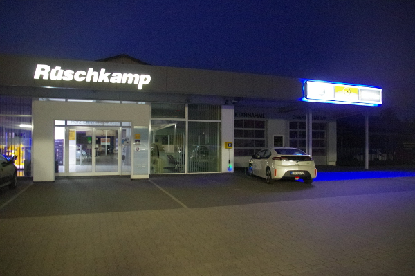 Ladehalt beim Autohaus Rüschkamp in Werne, da war die Welt noch komplett in Ordnung.