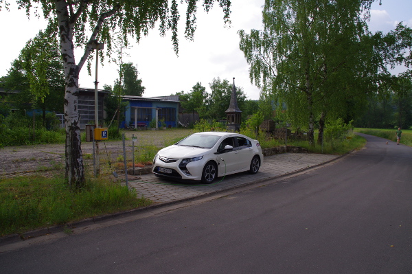 Auch eine bekannte Ladestation, eine P&amp;C-Box in Prölsdorf.<br />Bei der habe ich immer das "Glück", daß ich immer da bin, wenn der Gasthof Ruhetag hat ...