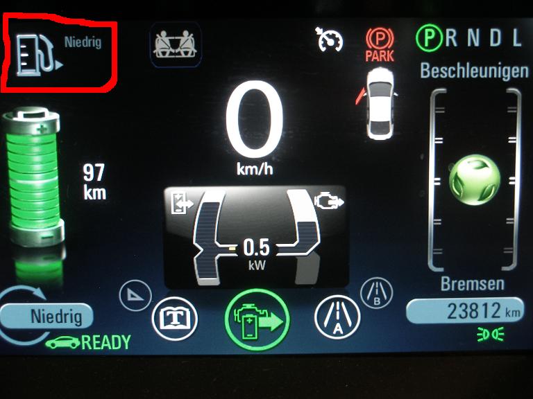 niedriger Benzinstand 25proz.JPG