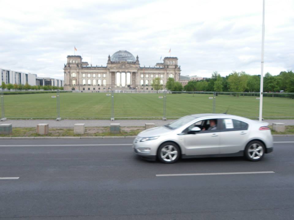 Am Reichstag Vorbei-Fahrt