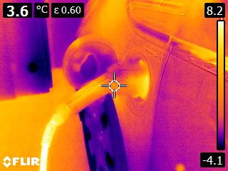 Ampi laden in Garage_WB.jpg