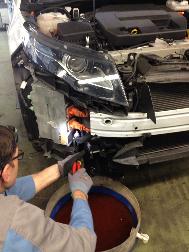 IMG_1024 Kühlflüssigkeit ablassen 25proz.jpg