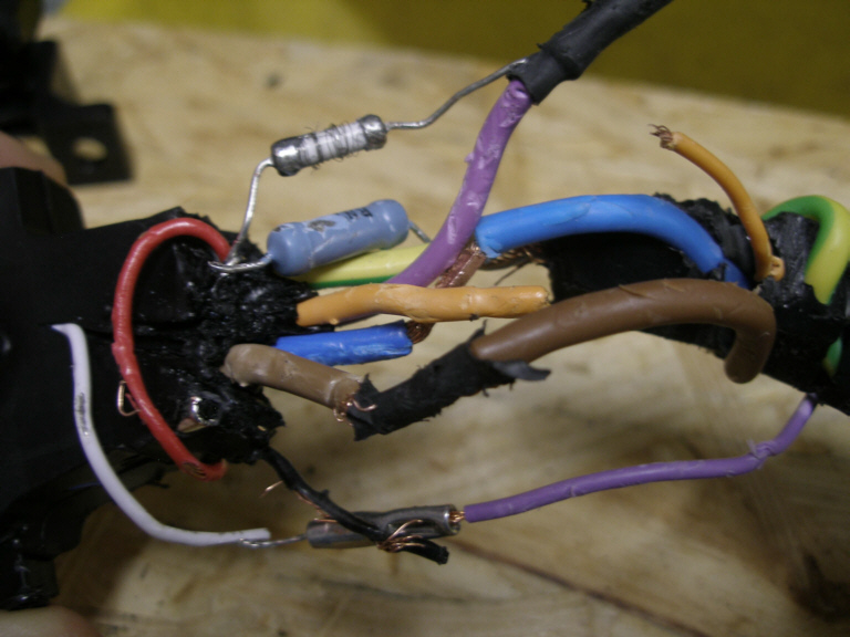 J1772-Stecker-Innereien