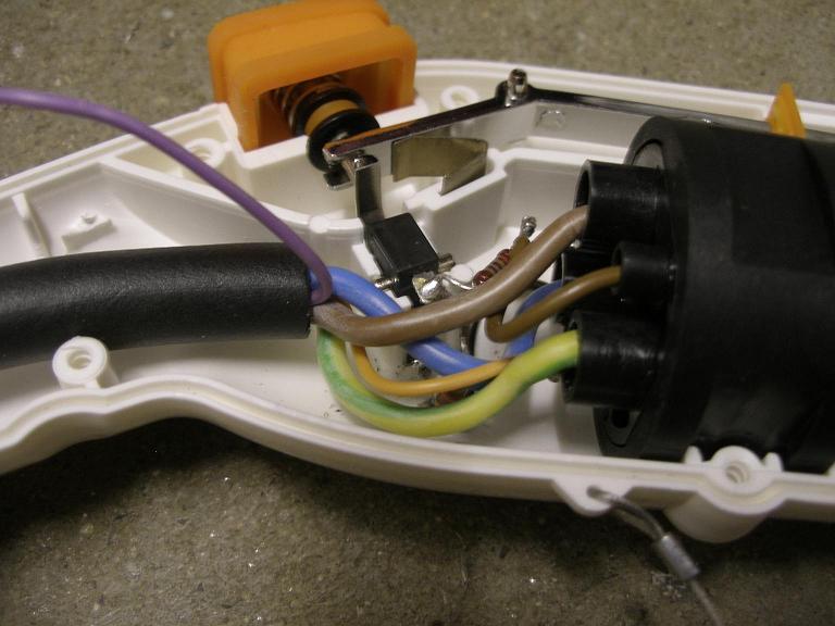 neuer Stecker mit Kabel