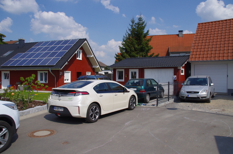 In Grafenrheinfeld, eine Drehstromkiste. Nett geplaudert und geladen.