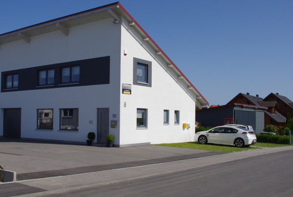Der nächste Halt erfolgte an einer P&C-Box in Tannhausen.<br />Das Interessanteste hier ist die zweite Ladebox neben dran, die immer zugänglich ist und ein fest installiertes Kabel mit Typ1-Stecker dran hat.