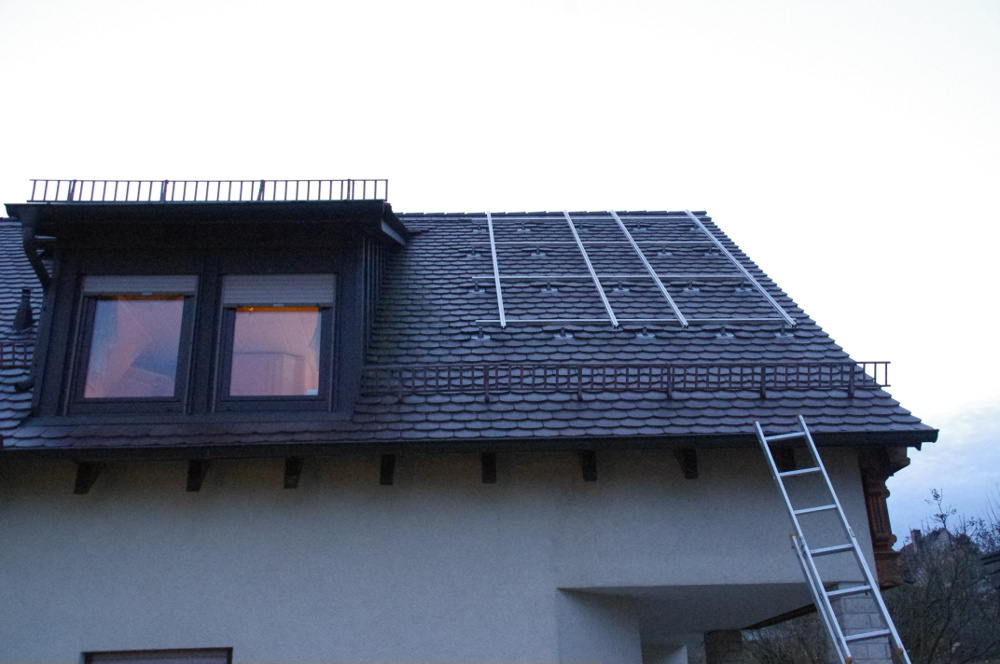 Auf den Erker kommen hier keine Panels drauf.