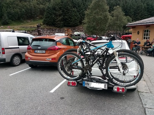 Habe übrigens keinen weiteren Ampera gesehen, Ampera-e doch hin und wieder